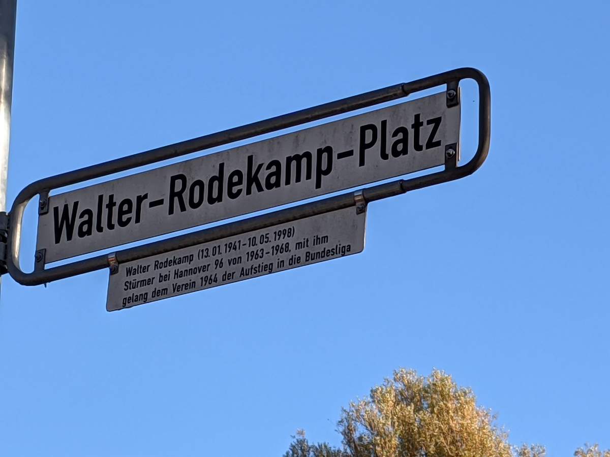 Walter-Rodekamp-Platz (Straßenschild)