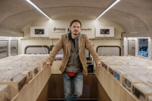 Michael Lohrmann im Vinyl Bus