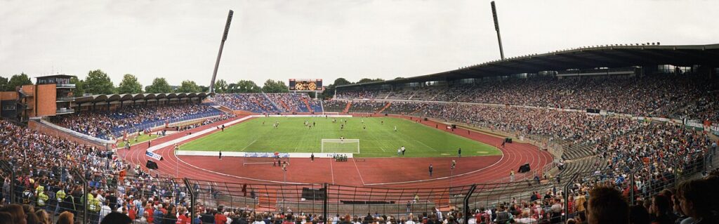 Niedersachsenstadion 1998 beim Freundschaftsspiel gegen die Bayern